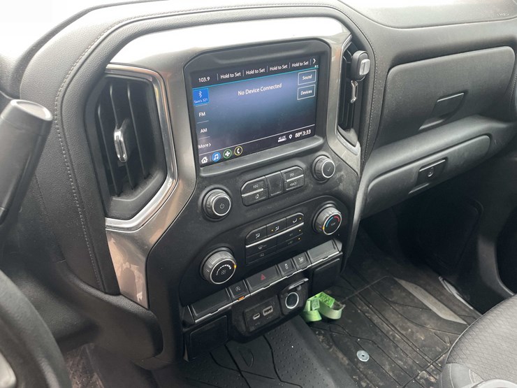 2020-chevrolet-1500-image-54