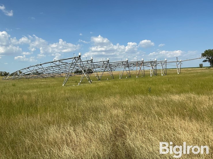 valley-8000-9-tower-pivot-image-3