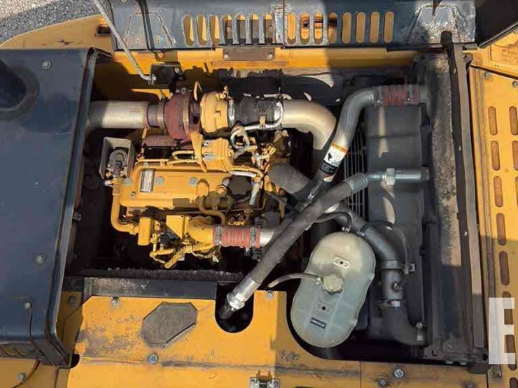 2013-deere-160g-lc-image-23