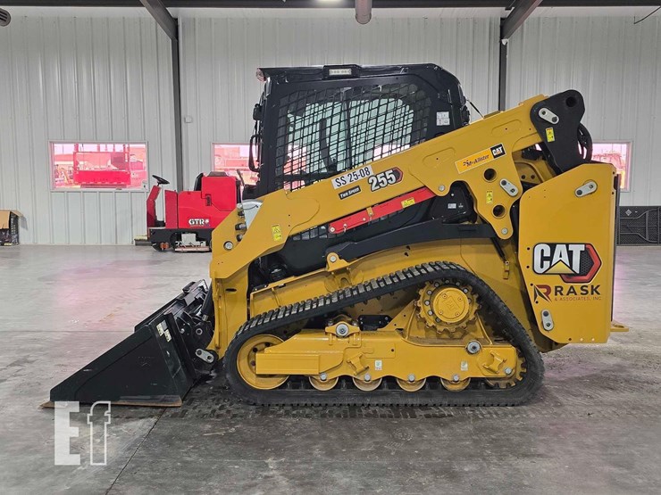 2025-caterpillar-255-image-5