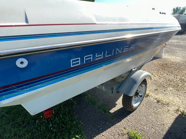 #1019-•-bayliner-capri-boat-on-escort-trailer-(no-title,-for-parts)-image-6