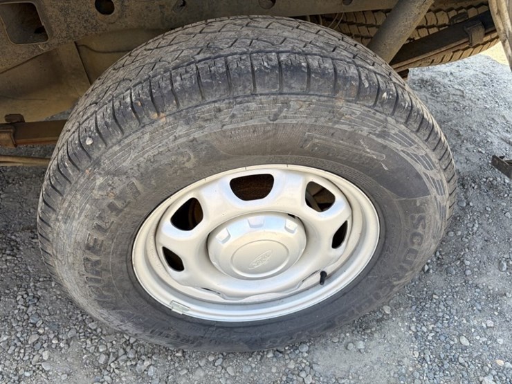 2017-ford-f150-image-16