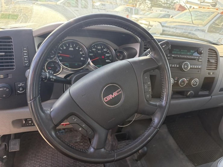 2012-gmc-sierra-3500-image-14