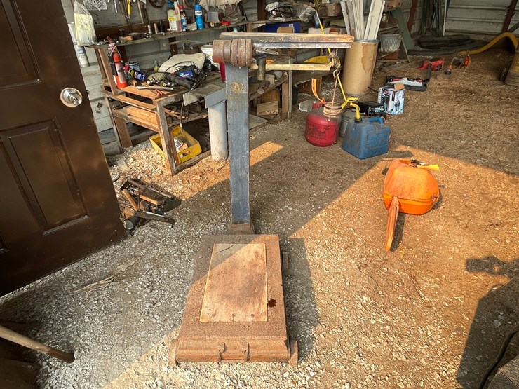 #2302-•-champion-5984-platform-scale-image-1