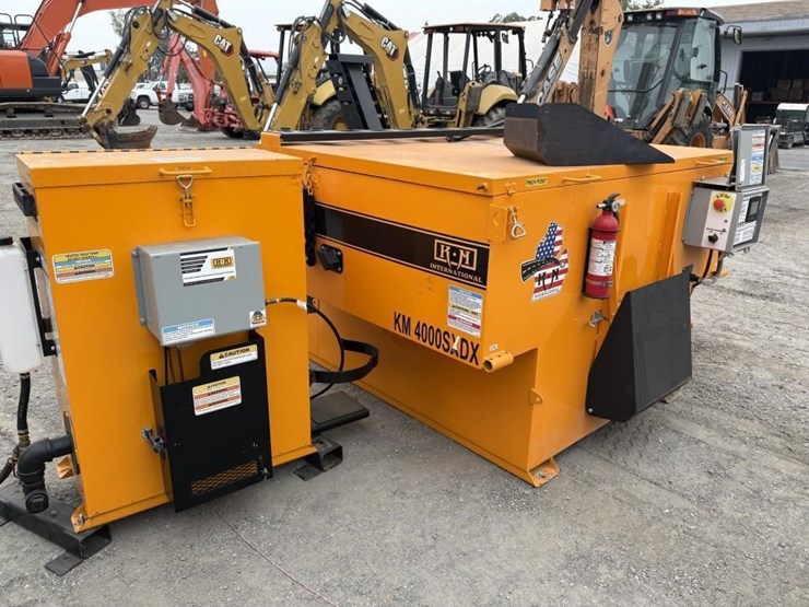 crafco-km-4000sxdx-hotbox-2-ton-w/tank-image-2