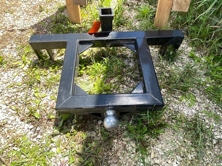 #3336-•-3-point-universal-plate-image-1