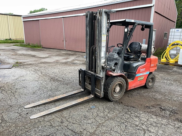 #1101-•-2014-nissan-5200-lb.-lp-forklift-image-1
