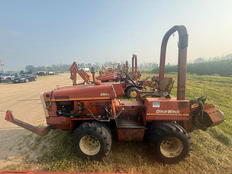 ditch-witch-350sx-image-2
