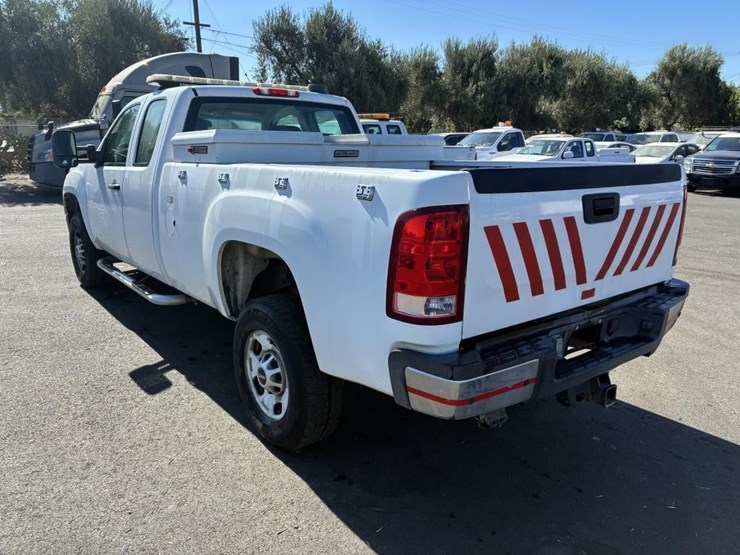 2012-gmc-sierra-2500-image-4