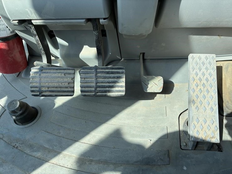 2008-caterpillar-430e-image-31