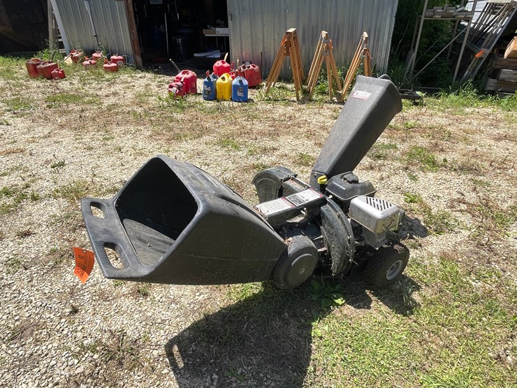 #3322-•-yard-machines-chipper-image-5