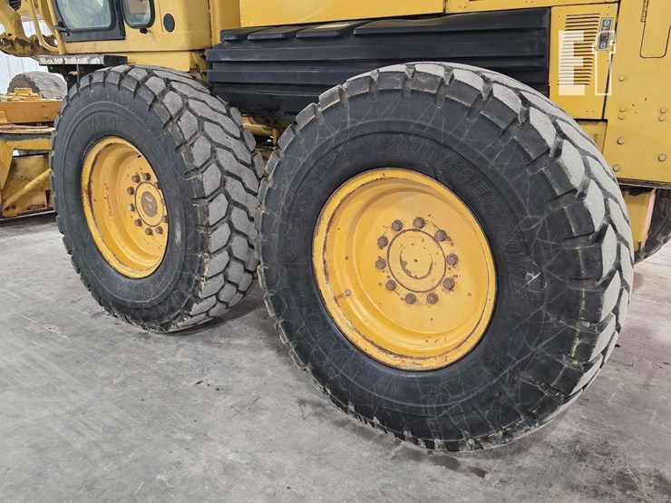 2004-caterpillar-140h-image-26