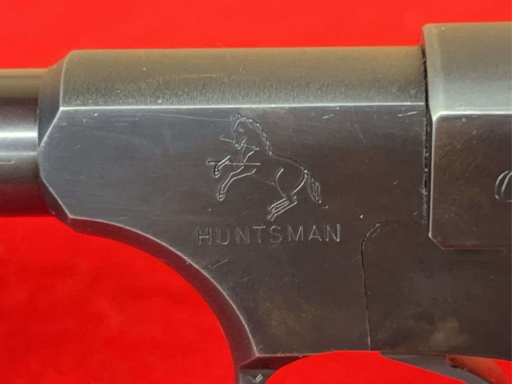colt-huntsman-.22-lr-semiauto-pistol-image-12