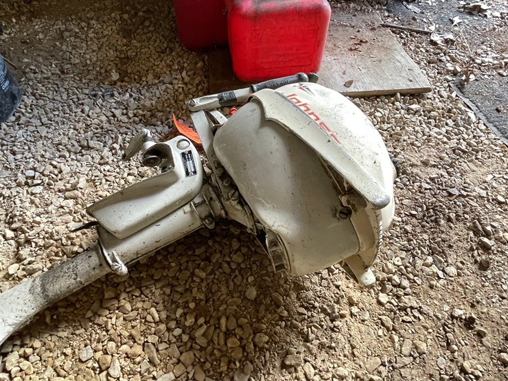 #3351-•-johnson-3hp-seahorse-outboard-motor-image-10