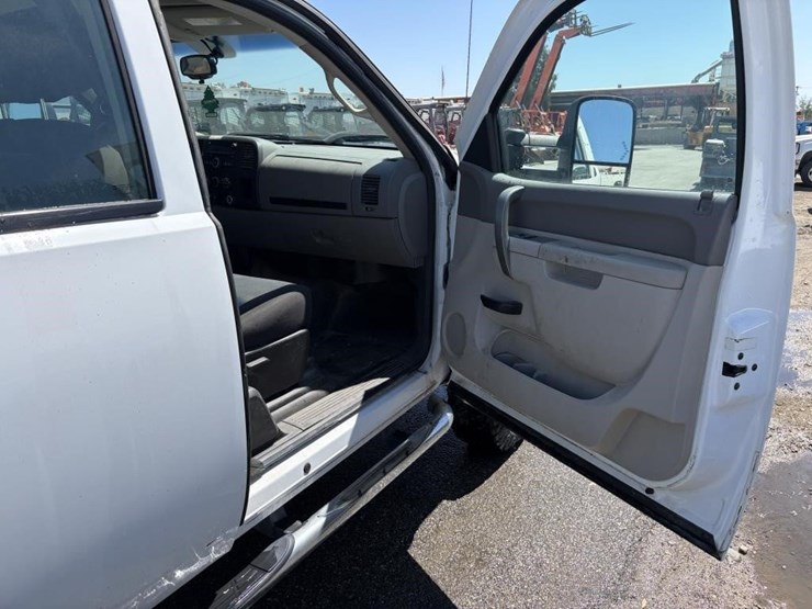 2012-gmc-sierra-2500-image-10