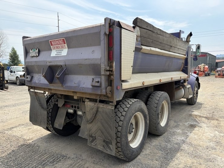 2000-peterbilt-330-image-4