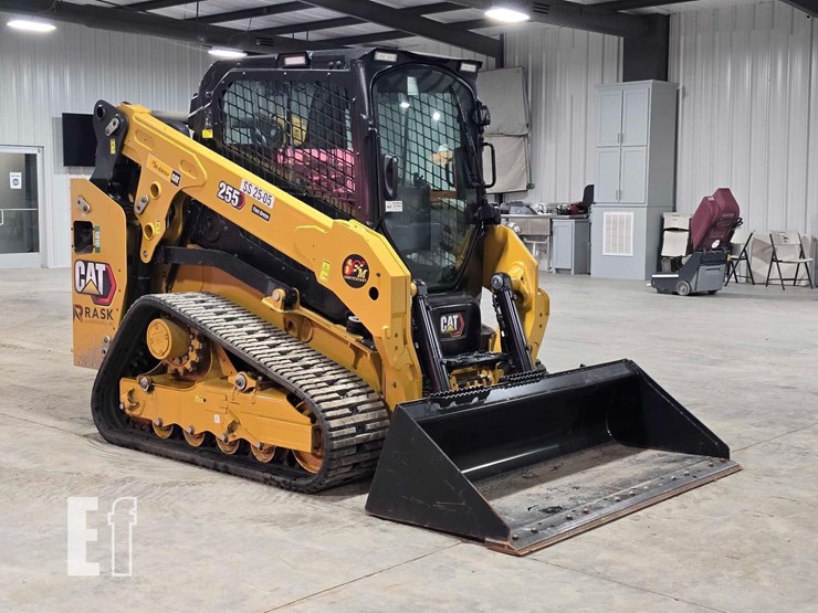 2025-caterpillar-255-image-2