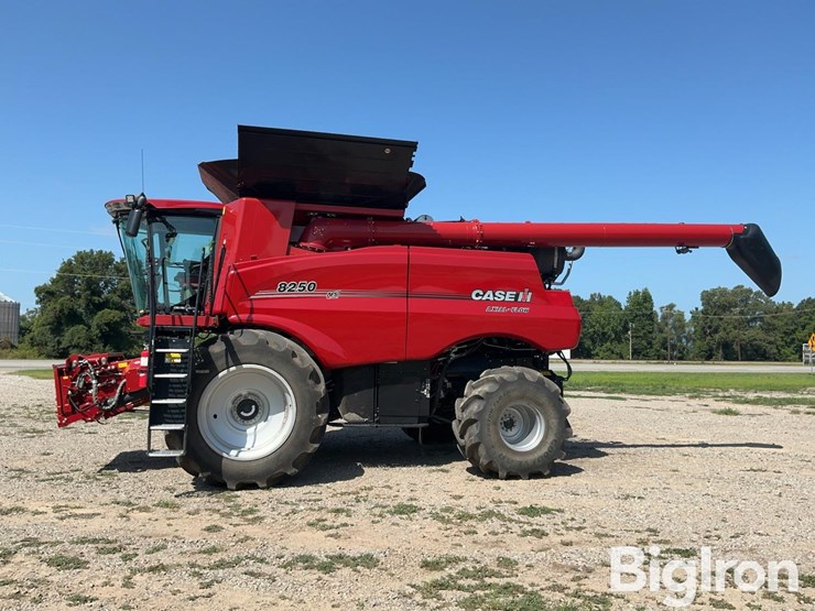 2022-case-ih-8250-image-8
