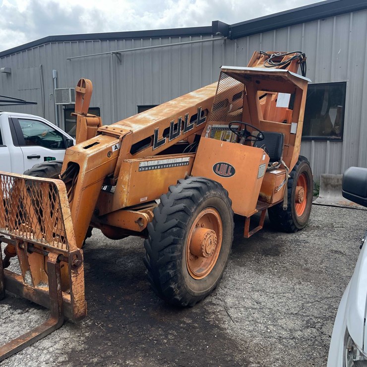 #1100 • Lull Highlander II Telehandler