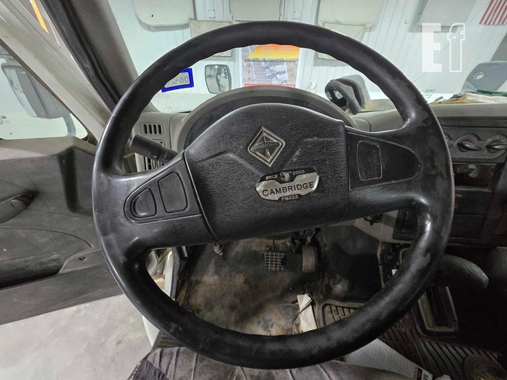 2008-international-durastar-4300-image-10