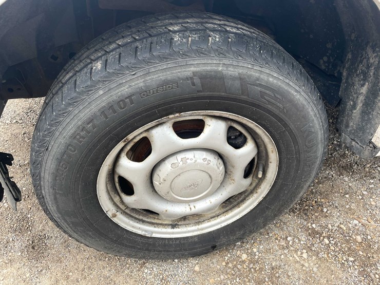 2017-ford-f150-xl-image-69