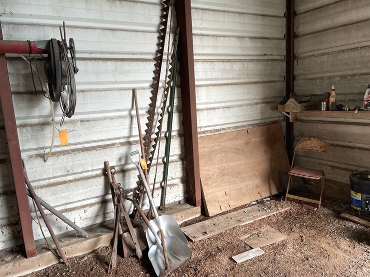#2286-•-handled-tools-image-1