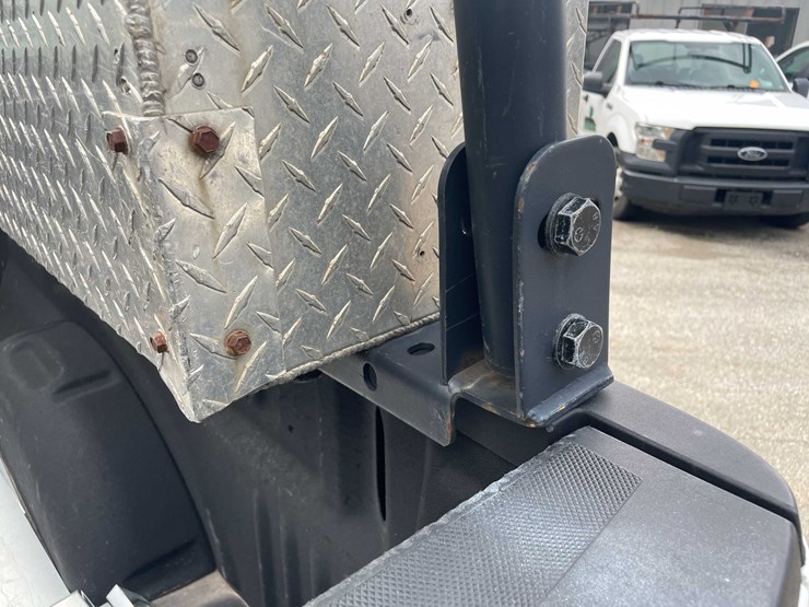 2023-ford-f150-xl-image-35