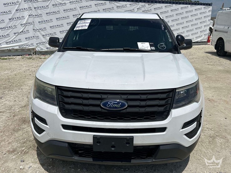 2018-ford-explorer-image-26