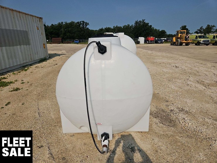 3637lt-holding-tank-image-8