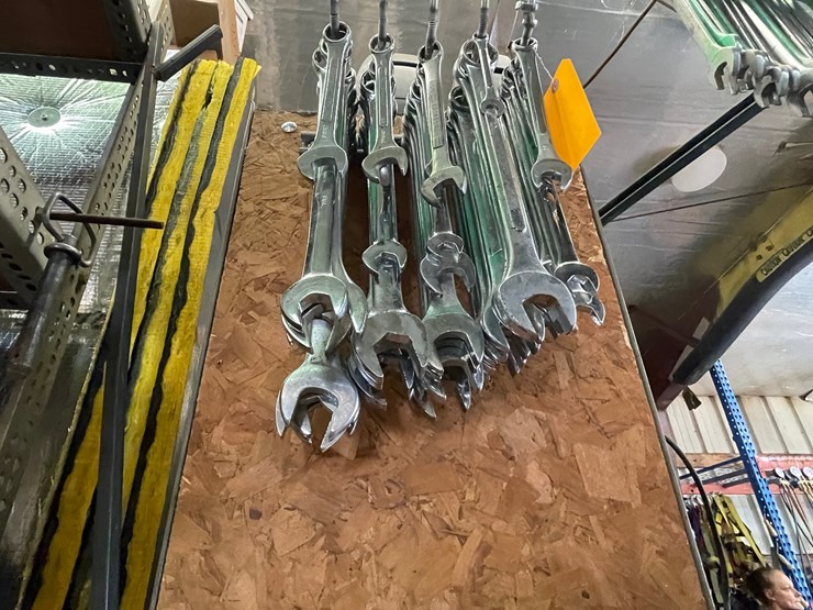 #4004-•-large-lot-of-various-size-wrenches-image-4
