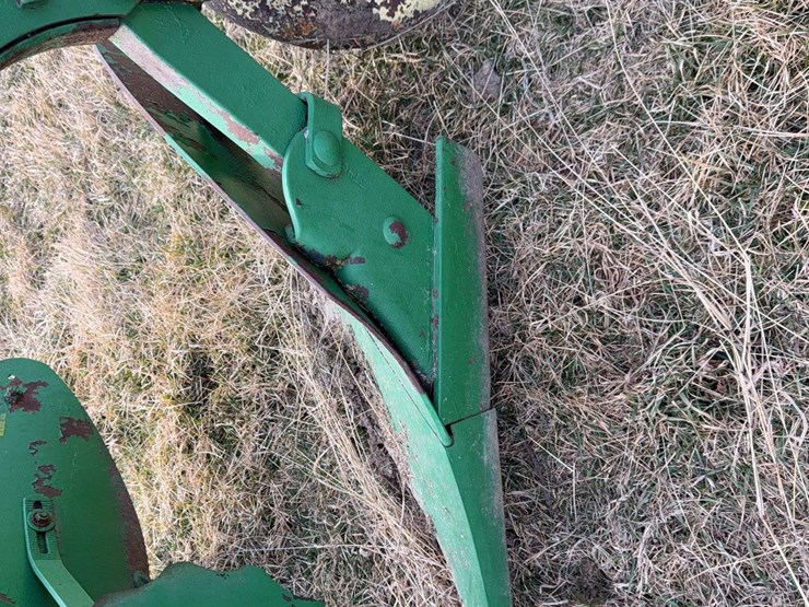 john-deere-pull-type-no.-44-two-bottom-plow-image-21
