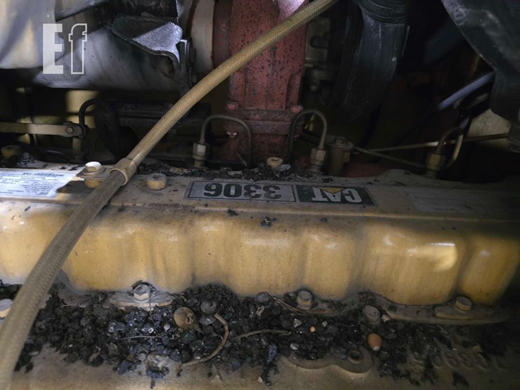2001-caterpillar-140h-image-25