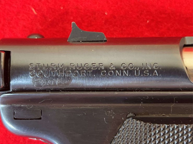 ruger-mark-1-standard-.22-lr-semiauto-pistol-image-12