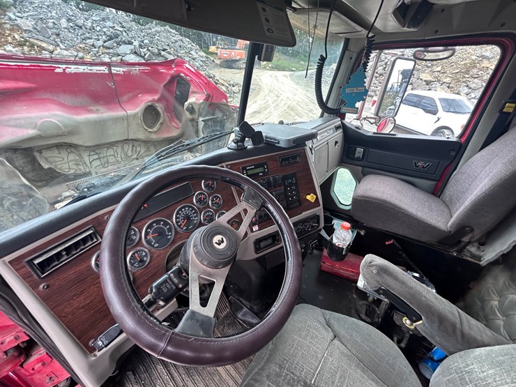 2016-western-star-4700-image-34