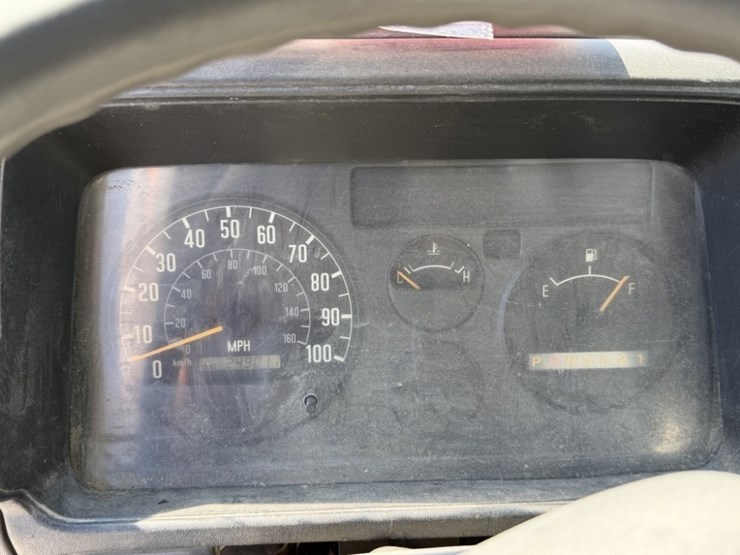 2001-gmc-w3500-image-38
