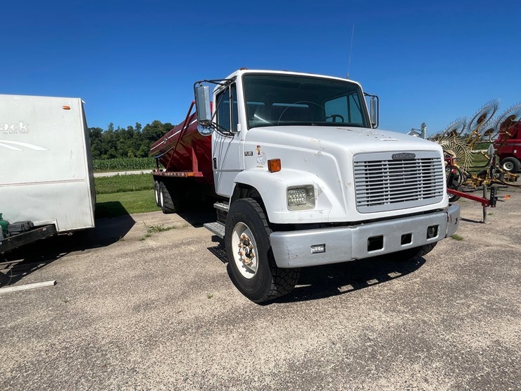 1995-freightliner-fl80-image-3