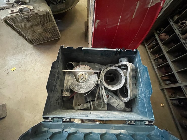 #4011-•-bosch-vac0908-dust-extractor-image-6