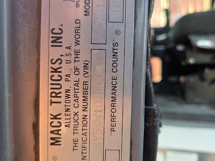 1999-mack-ch613-image-64