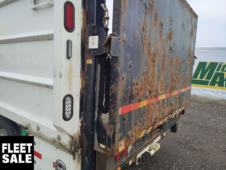 2021-ford-f550-image-37