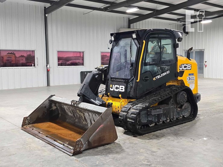 2021-jcb-3ts-8t-image-1