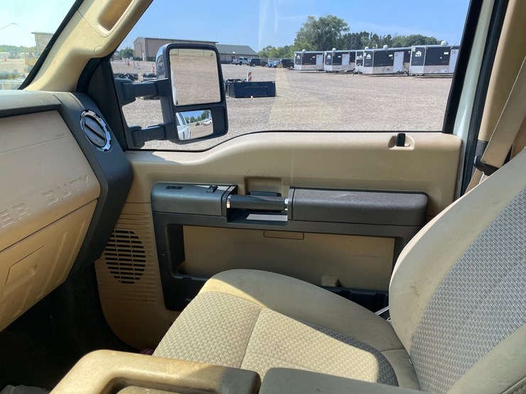 #5816-•-2011-ford-pickup-truck-(sells-with-paperwork-to-obtain-title)-image-17