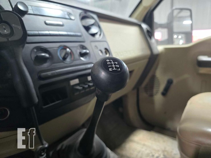 2008-ford-f550-image-15