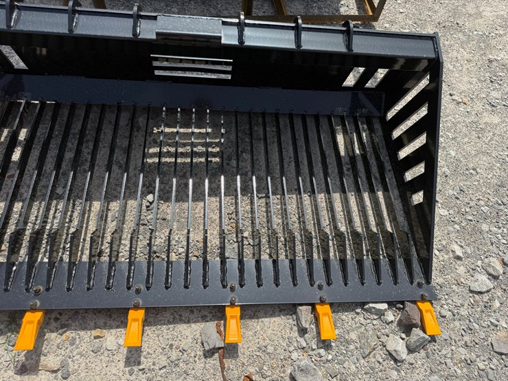 #2009-•-unused-future-rb66-67"-skid-steer-rock-bucket-c-dyscd2605152-inv#49395-image-8
