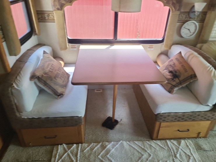 2003-fleetwood-bounder-39z-class-a-motorhome-on-freightliner-chassis-image-37