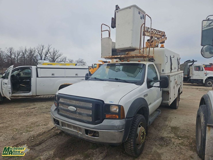 2006-ford-f550-image-1