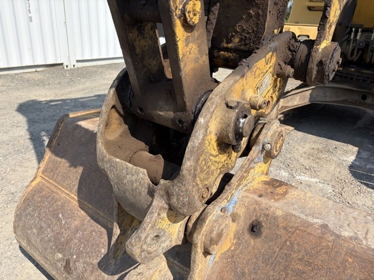 2004-caterpillar-312-image-15