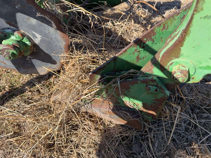 john-deere-three-point-four-bottom-plow-image-27