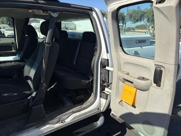 2012-gmc-sierra-2500-image-18