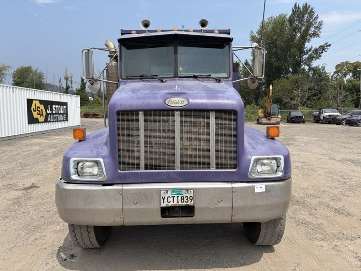 2000-peterbilt-330-image-8