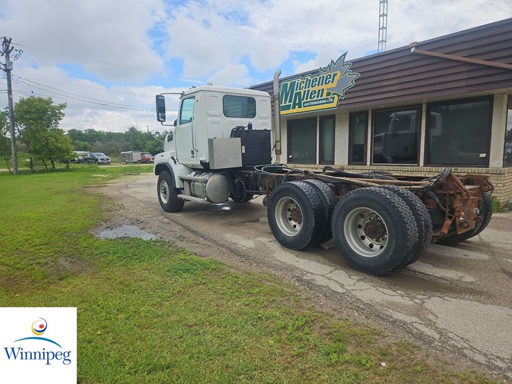 2014-western-star-4700-image-3